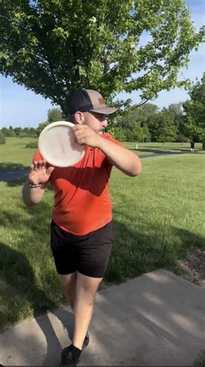 Nothing better than a flippy midrange—and that's the Truth! ☝️ David loves his go-to disc golf midrange. What's yours? 🎥 @wellsanddiscgolf (IG) | Dynamic Discs