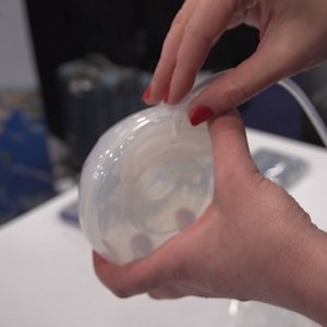 This quiet breast pump lets moms pump on the go. | CNET