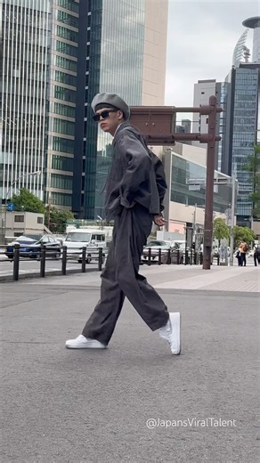 【Unbelievable Moonwalk Variations! 】Japan’s Viral Talent @ROBOMON002