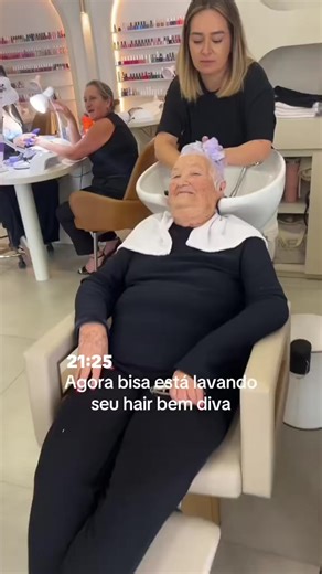 Mencuci Rambut di Salon: Tips dan Trik