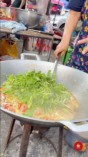 How stir-fried spicy crispy catfish is cooked in wok! 🐟🔥 Try it? 🤤👇