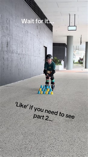 Rollerblading Brisbane lessons are lots of fun for kids. #rollerbladingbrisbane #rollerbladingisfun #skatingtiktok #rollerblade #skatebrisbane @Rollerblading Sydney @Rollerblade