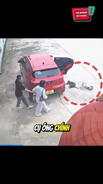 Con gái ruột bỏ cha già trước cổng chùa: 😓 #shorts