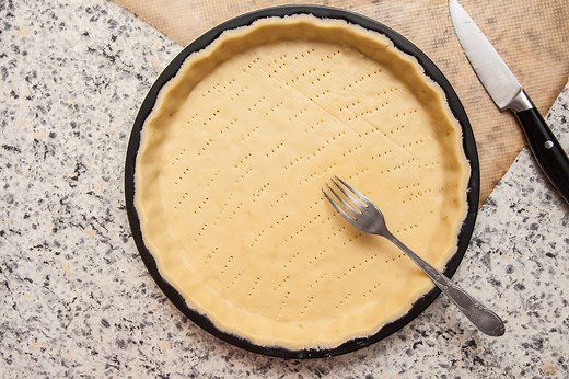 Pâte à tarte rapide : l'astuce ingénieuse pour la préparer sans robot et sans se salir les mains