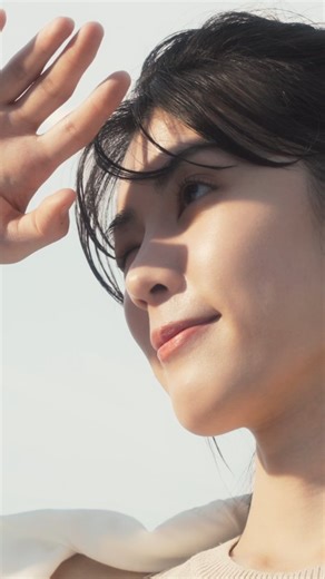 UV防曬乳液 / UV防曬水凝乳 無論戶外活動或日常生活， 無印良品的防曬系列幫你做好防曬保護， 在豔陽之下也能輕鬆外出。 ●戶外活動推薦： UV防曬乳液 SPF50 /PA 使用物理防曬成分，對海洋友善。 ●日常使用推薦： UV防曬水凝乳 SPF50 /PA 添加保濕成分，質地清爽不黏膩。 | MUJI 無印良品生活研究所