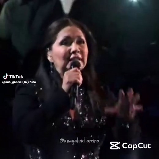 Evidencias de Ana Gabriel en Concierto
