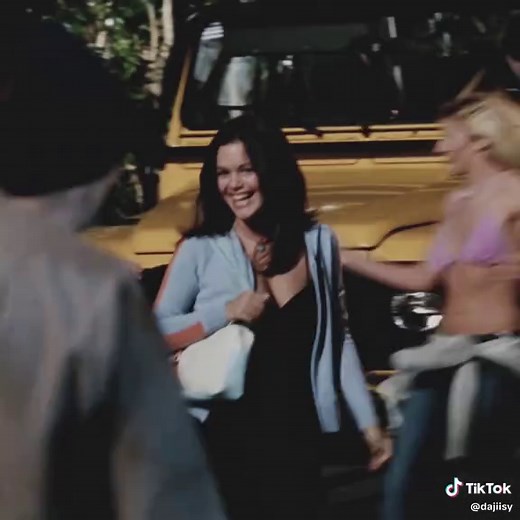 Summer Roberts and Luke: A Scene from The OC