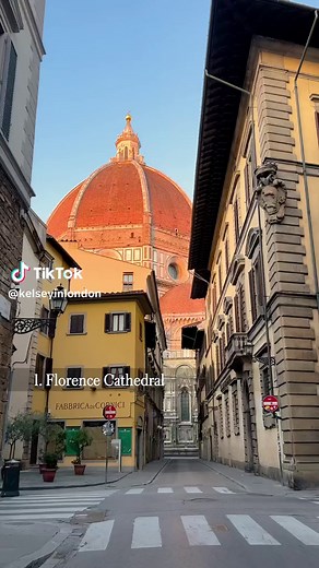 🇮🇹 50 things to do in Florence ⬇️⁣⁣⁣⁣ ⁣⁣⁣⁣ 🍽 RESTAURANTS — Brac, L’Ortone, O Munaciello, Antico Ristorante Paoli 1827, 4 Leoni, La Ménagère, Trattoria Zà Zà, B-Roof, Trattoria Dall’Oste, Trattoria 13 Gobbi, Babae, Osteria delle Tre Panche, Il Vezzo, Trattoria Mario, Trattoria Sabatino⁣⁣⁣⁣ ⁣⁣⁣⁣ 🍹 BARS — Manifattura, Buchetta del vino (wine windows), Rasputin, The Arts Inn, Hotel Lungarno Terrace, La Terrazza Rooftop Bar, View on Art Rooftop Cocktail Bar, Grand Hotel Cavour Rooftop⁣⁣⁣⁣ ⁣⁣⁣⁣ 🖼