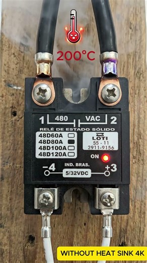 What happens to an SSR on WOOD? Without Heat Sink 4K ⚡Teste de Aquecimento SSR 200°C