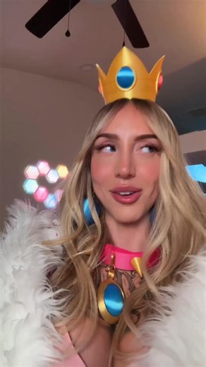 justpeechi | I’m always just getting captured oh noooooo | Instagram