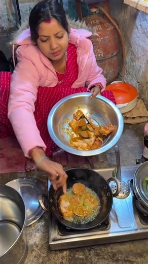 पूरे 1 Kg प्यासी मछली फ्राई हो रहा है😲 #daliyvlog #food #couplevolgs #minivlog #vlog #shorts