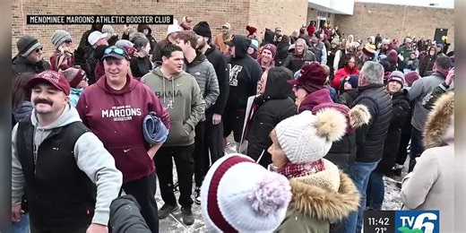Menominee faithful sends Maroons off to state championship
