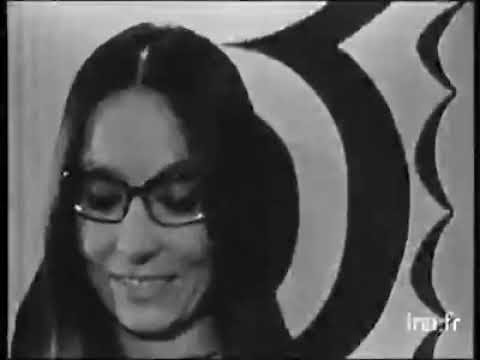 Biographie de Nana Mouskouri