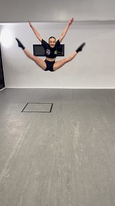 Leap work ✨ Miss Dannii gave the girls some choices this week in what they wanted to work on and both Pops & Pix chose leaps and jumps… so leaps and jumps it was! 💥💫✅ Pixie following Miss Poppy’s footsteps 🥰 Forever proud of you both! Such a dream to teach 💚 | DLG Dance School