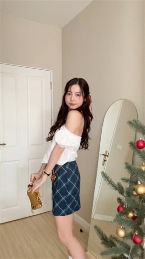 14K views · 508 reactions | christmas outfit ideas歷แต่งตัวกันคับบบ #ootd #christmasoutfit #오오티디 | Babyjingko | Facebook