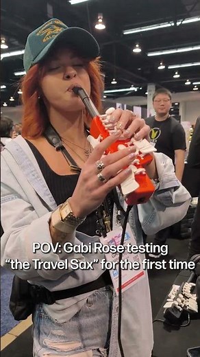 Gabi Rose tried the Travel Sax, and adapted instantly!
