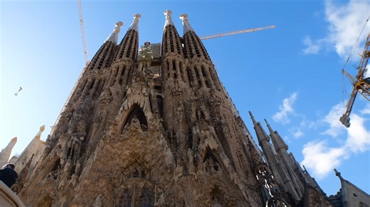 How Barcelona’s most famous cathedral turned into a 140-year build