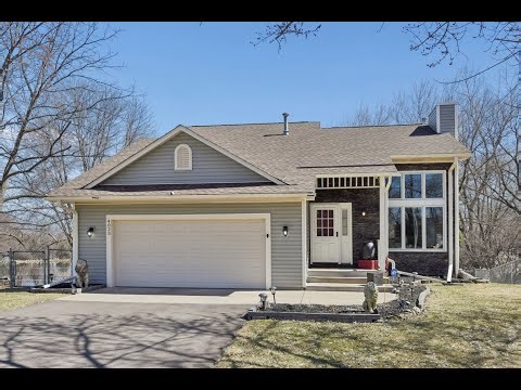4023 Hadley Ave N Oakdale, MN | ColdwellBankerHomes.com