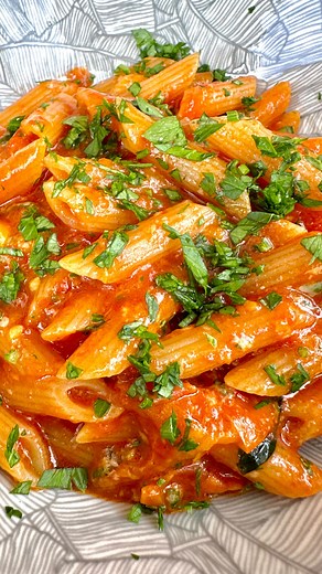 Gnamseppe il Gastrocriminale | Pennetta all’arrabbiata Comm piac a me Per la ricetta clicca qui 👇🏽🇮🇹🌎 👉🏾segui @gnamseppe ❤️ lascia un like se la ricetta ti è piaciuta... | Instagram