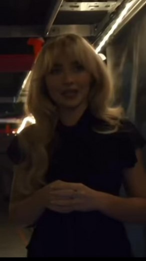 How Do Singers Change So Fast On Stage? Here's the Secret 😮❤️ | Celebrity Clips Center