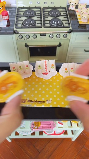 The twins also love Rilakkuma so I’m packing their homemade Fruits Sando(sandwich) in their favourite bento boxes. It’s very Japanese to have a bento set complete with plastic chopsticks or cutlery which usually come in their own compartment or cases. Don’t forget to stay hydrated too! 🍓🍊🥝🥪🍱＃ミニチュア ＃ミニチュアフード #フルーツサンド #粘土 ＃リーメント ＃リラックマ #littlestsweetshop #rilakkuma #bento #lunchbox #packinglunch #asmr #asmrsounds #rement #miniature #miniatures | Littlest Sweet Shop