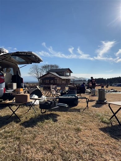 毎年恒例の、年越しキャンプ🏕️ 今年も変わらず、この時間を迎えることができました😊 今回は Snow Peak のリゲル💪 広くて、冬でも快適。 家族みんなで過ごすには、やっぱりこの安心感がいいですね。 焚き火を囲みながら一年を振り返り、 新しい年の話をする――