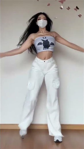 Kawaii Girl Dancing [Coded with: Warp Fusion A.I., Stable Diffusion A.I., Hugging Face]