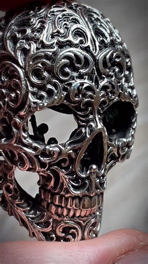 I’d like to take a moment to express my gratitude to everyone who left a comment, sent me a message, or even purchased my latest piece, King of Sorrow. I’m so happy with how well it was received, and I truly appreciate each and every one of you who took the time out of your day to compliment the piece. In case you missed yesterday’s reveal, here’s a video in daylight! As I said before, I feel that with this piece I’ve elevated what Book of Alchemy stands for — and I look forward to a future fill