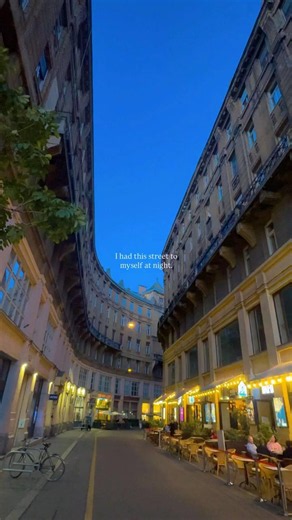 Don’t Go to Budapest Without Seeing This Street at Night 🇭🇺 Anker Köz