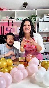 Si se puede🥹🤞🏻🩷 2025 fue un año increíble y no podemos estar más agradecidos!! Si quieres alcanzar tus metas tienes que aprender a darle valor a tu trabajo y para eso creamos Plantilla profesional para calcular costos reales y fijar precios rentables ✔ Calcula gastos fijos, materiales, mano de obra, desgaste de equipos y más. ✔ Obtén tu precio final al público con margen de ganancia ✔ Ideal para repostería, regalos, desayunos y emprendimientos creativos 📊 Compatible con Excel y Google Sheet