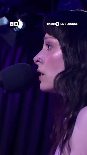 Holly Humberstone graces the #livelounge #bbcradio1