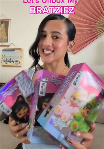 Bratz Blind Box Keychains Unboxing Experience