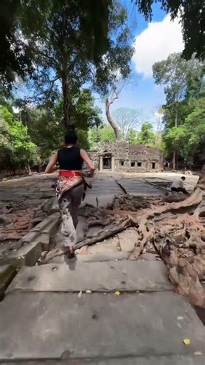 Who else was obsessed with Temple Run!! 🤓❤️ #templerun #cambodia #cambodiatrip #angkorwat