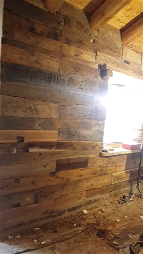 Trasformazione legno antico con Mattalia snc 🪵⚒️.