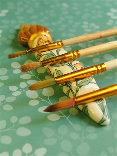 Napkin Decoupage Tutorial for Stunning Brush Holders