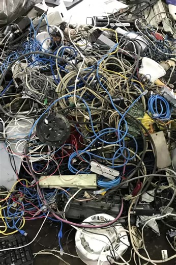 The solid waste is composed is so many materials, it’s management gets complex when the heterogeneity increases. Therefore we need sorting at source (by the consumer) and sorting facilities to insure effecient material separation. This will help in higher quality of recycled products. #thewastenot #rethinkyourwaste #wastesorting #enhancematerialrecovery