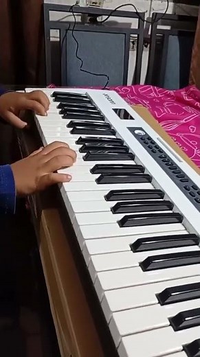 Teclado Musical 61 Teclas Barato Vale a Pena? 300 Ritmos e Timbres por R$240 🎹 Confira!