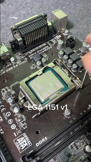 LGA 1151V2 vs LGA 1151V1 vs LGA 1150 vs LGA 1155 CPU installation #shorts