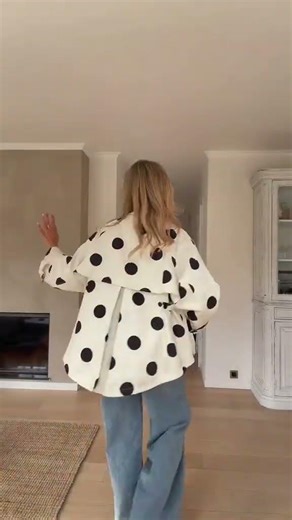 Polka dot jacket outfit idea | Cute chic spring fashion