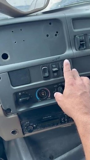 2006 STERLING DUMP TRUCK TRI AXLE DETROIT 12 7 ENGINE & 8LL TRANSMISSION 01