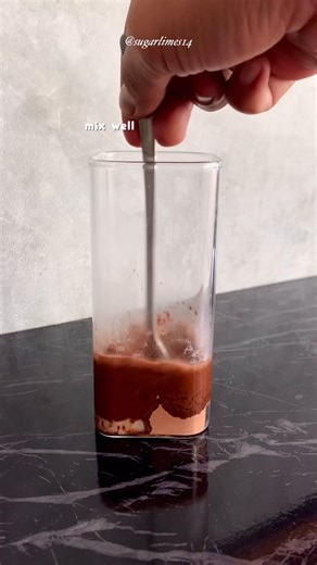 QUICK AND EASY ICED CHOCOLATE AT HOME Ingredients: 2tbsp cocoa powder 40ml hot water 2tbsp condensed milk (or as needed) 120ml milk Ice #chocolate #drinks #recipe | Sugarlimes | Facebook