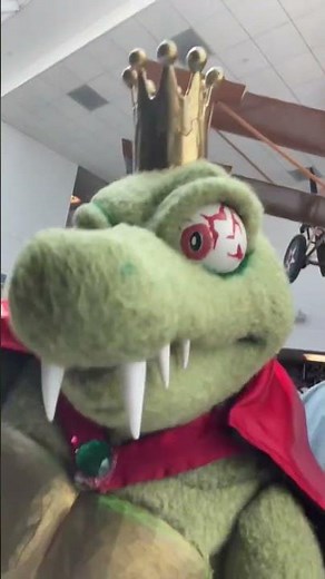 The real reason K Rool went to the Long Island Retro Gaming Expo… #kingkrool #puppets #nintendo #DKC