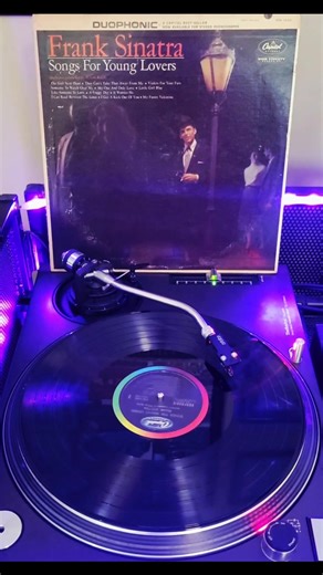 19K views · 857 reactions | A great classic by Frank Sinatra that brings back great memories of my childhood. #franksinatra #djapaza #oldschool #italian | dj_apaza | Facebook