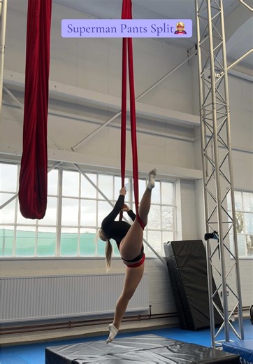 Mastering Aerial Sling Techniques: Superman Pants Split