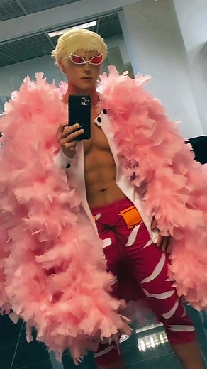 Doflamingo Cosplay: Laughing Moments and Outfits