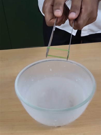 Rubber band in Liquid Nitrogen #physics #science #experiment #asmr