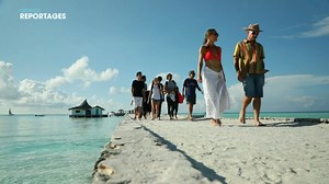 9.3K views · 41 reactions | De plus en plus de Français plaquent tout et changent de vie. Mais certains d’entre eux choisissent de partir vivre loin…au bout du monde. Ce sont les "nouveaux Robinson", aventuriers modernes, qui veulent aller à contre-courant, être plus proches de la nature et vivre avec d’autres valeurs.  À découvrir dans "Grands Reportages", ce samedi dès 13h30 sur TF1. ⏮ Et en replay sur https://www.tf1.fr/tf1/grands-reportages ! | Reportages | Facebook