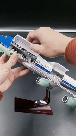 Air Force One！Which country's aircraft is it?