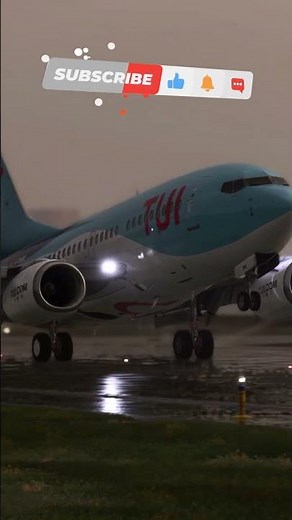 TUI Boeing 737 Landing at London City
