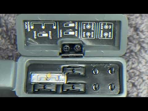 6Building Aston Martin Goldfinger DB5 Box 6